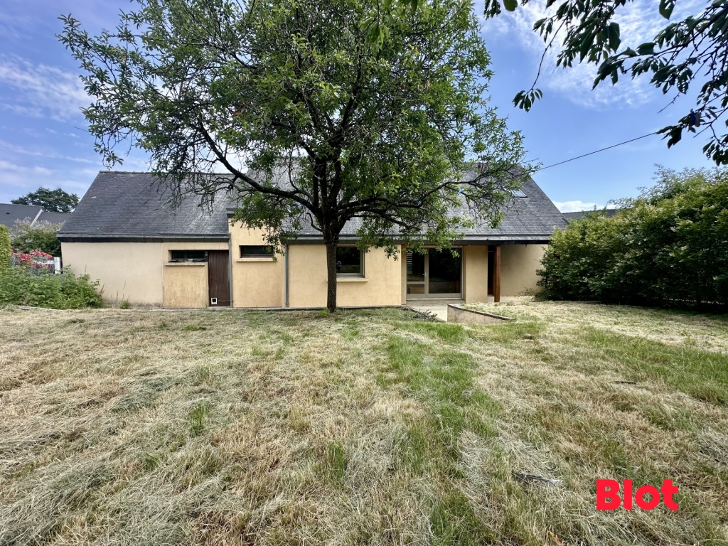 À VENDRE – MAISON FAMILIALE 5 CHAMBRES – 153 m² – MONTFORT-SUR-MEU – TERRAIN 598 m²