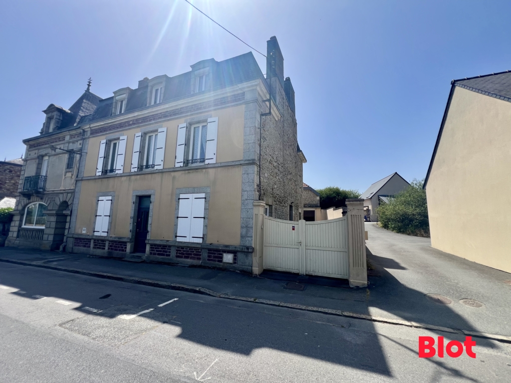 A VENDRE BLOT IMMOBILIER CAULNES (22350) - PROPRIÉTÉ DE CARACTERE