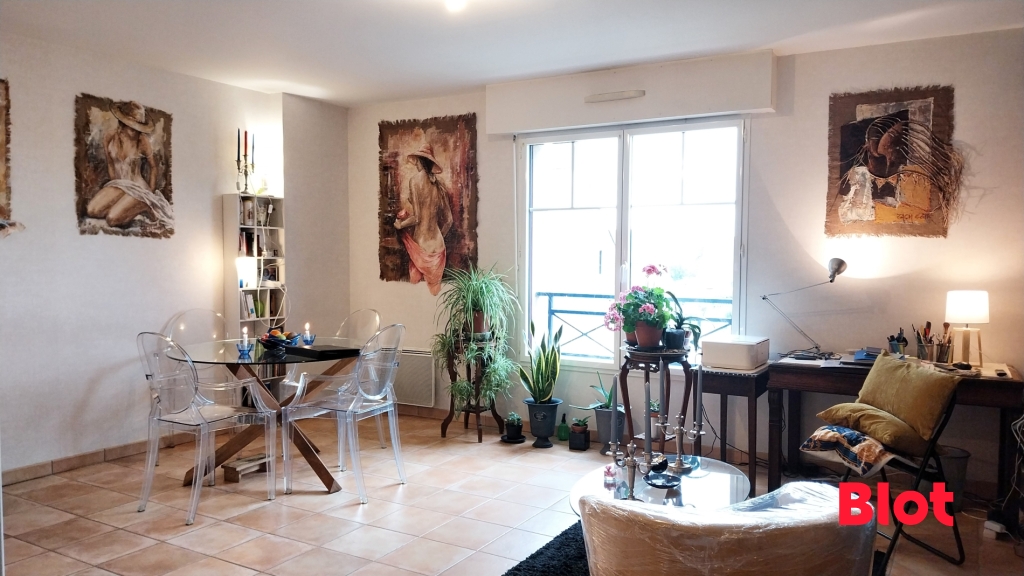 A VENDRE BEAU T3 en résidence