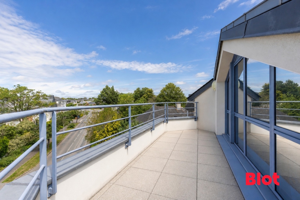 À VENDRE - Beau T4 de 93m² en dernier étage avec ascenseur en hypercentre de THORIGNÉ-FOUILLARD