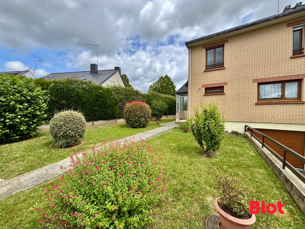A VENDRE BLOT IMMOBILIER CHARTRES-DE-BRETAGNE – MAISON 4 PIÈCES AVEC SOUS-SOL COMPLET – CENTRE-VI