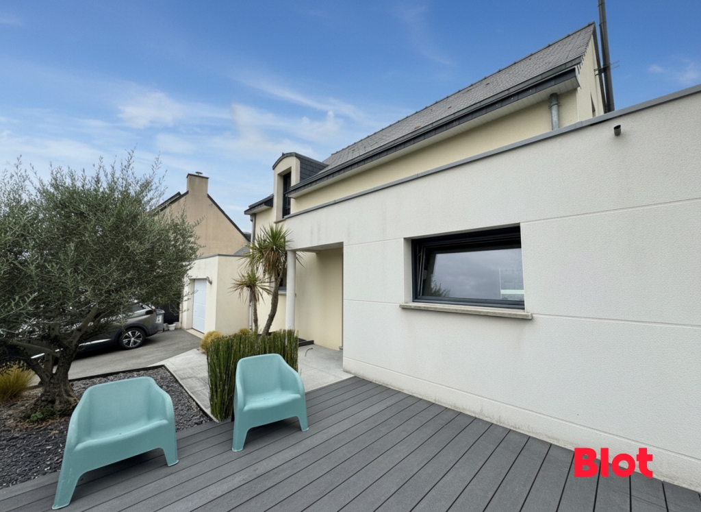 A VENDRE Saint-Didier 142m² 5 chambres Piscine Garage