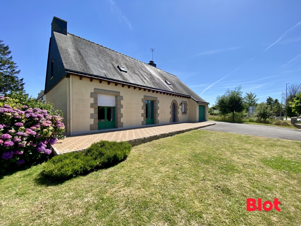 A VENDRE BOISGERVILLY (35360) - Maison 5 pièces - garage - terrain clos de 1 324 m²