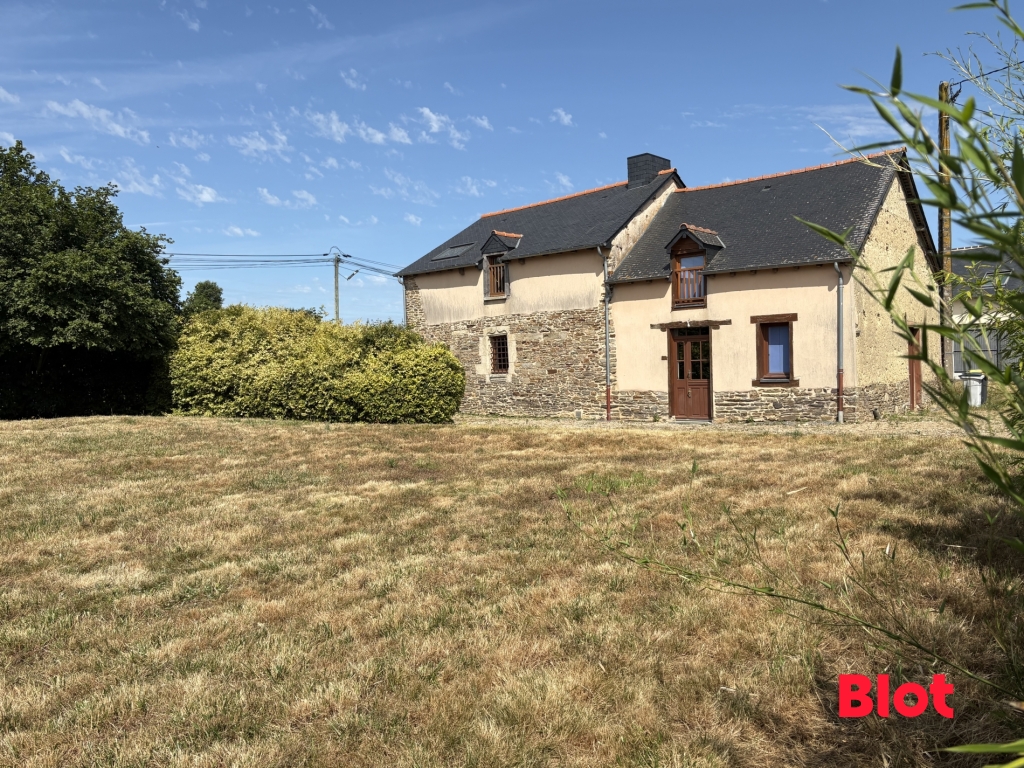 EXCLUSIVITE -Maison de charme en pierre à SAINT UNIAC sur un terrain de 960 m2