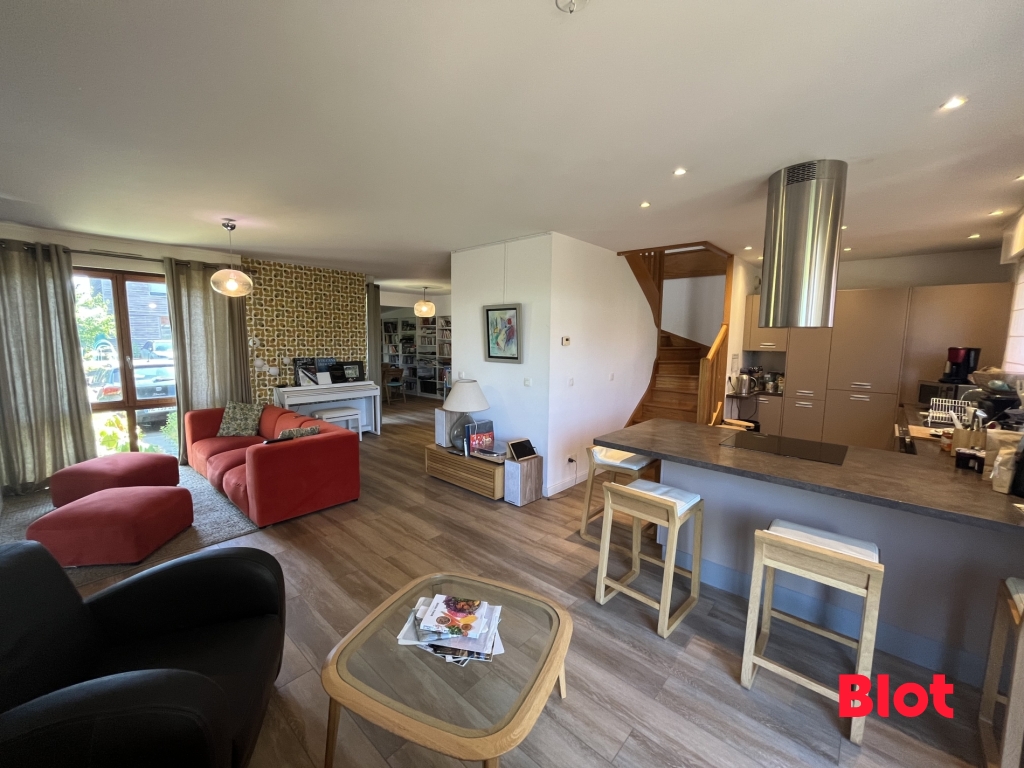 A VENDRE CHEZ BLOT IMMOBILIER – MAISON 4 CHAMBRES PONT PEAN