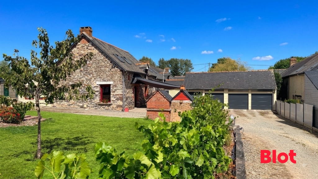 A VENDRE par BLOT à BAULON - Charmante maison en pierres - 6 pièces - 4 chambres