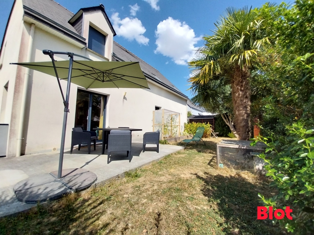 A VENDRE BLOT IMMOBILIER - MAISON PARTHENAY DE BRETAGNE 6 CHAMBRES