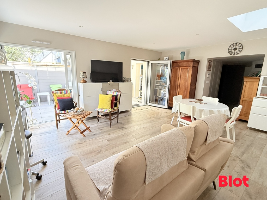 À VENDRE PAR BLOT – SECTEUR SAINT-JACQUES – MAISON FAMILIALE 158 M² – TERRASSE & JARDIN