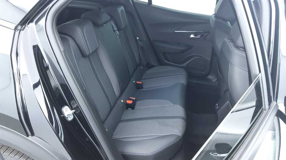 Altus Utilitaires - Peugeot 2008 Nouveau Allure Pack