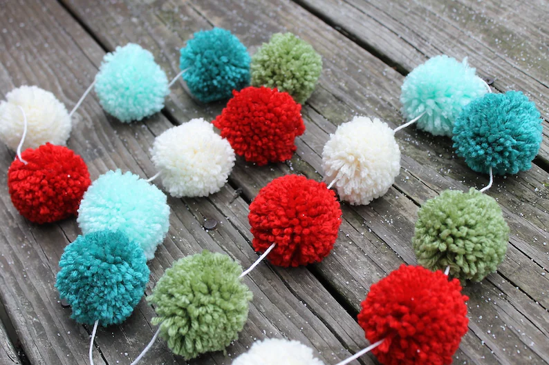 Guirlande de pompons colorées