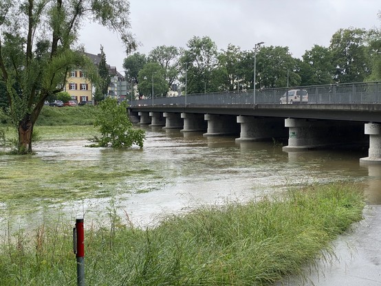 Die Flutmulde bei der Harlander-Brücke in Landshut. Höhe der Überschwemmung etwa 30 cm