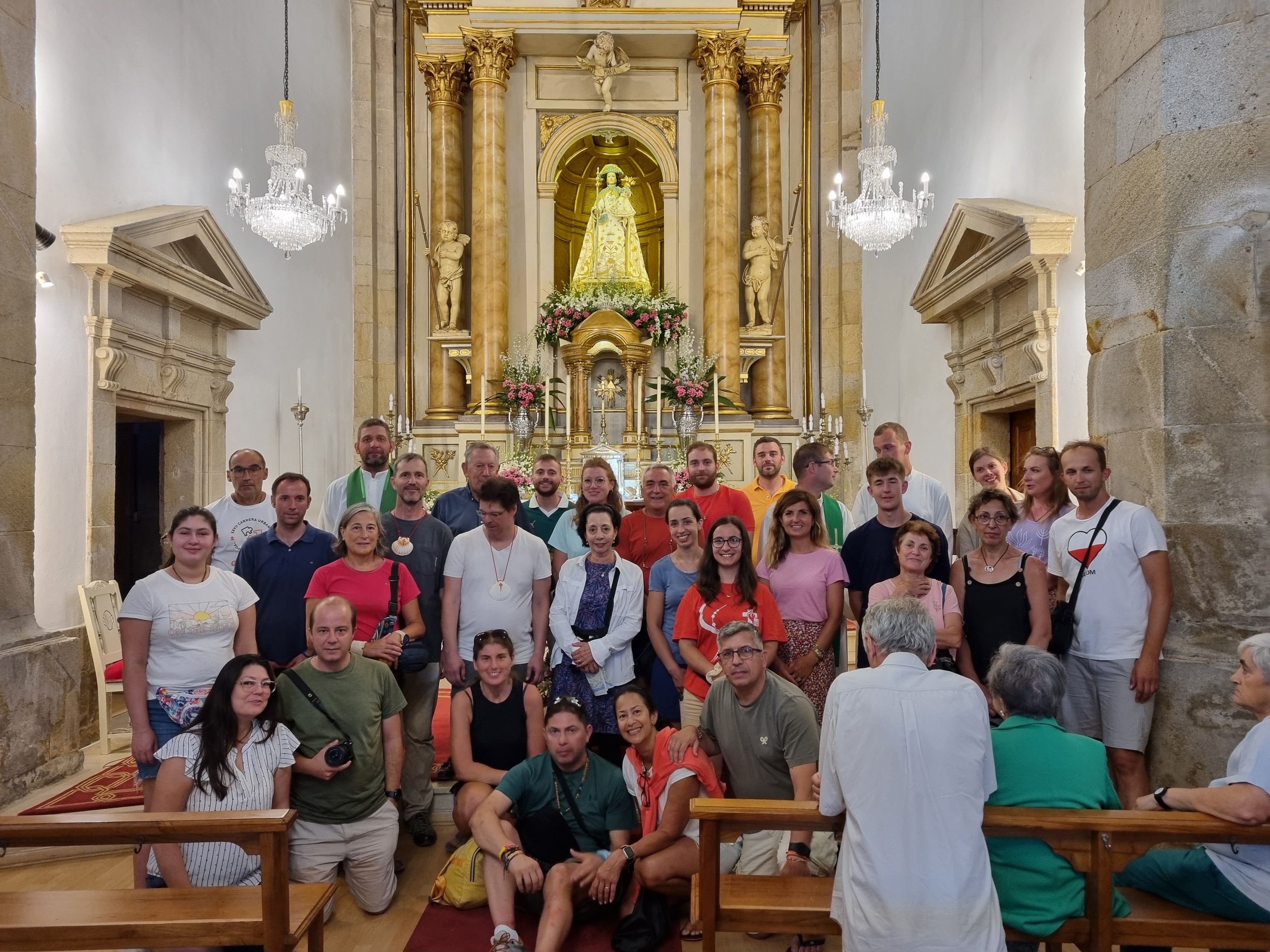 Pilger nach dem Gottesdienst 