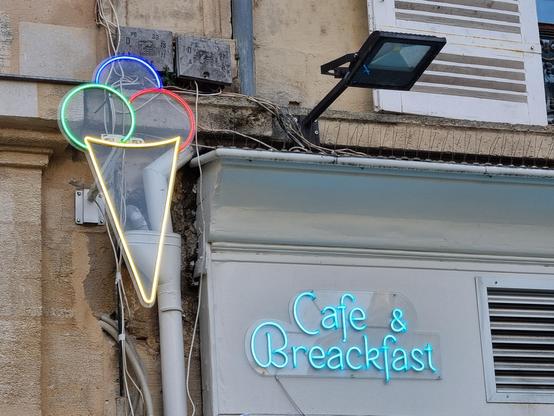 Eiscafé mit Frühstück 