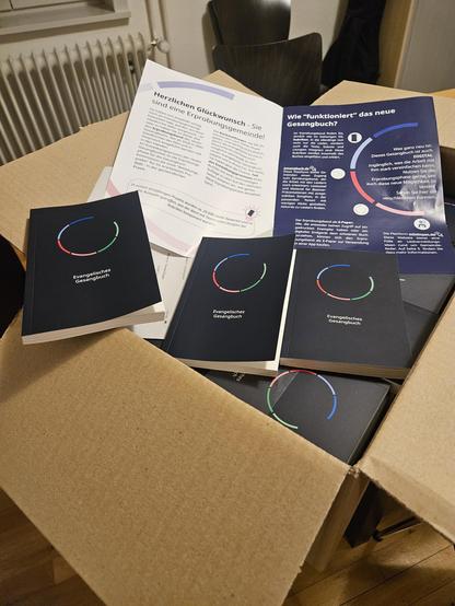 Liederbücher in Karton