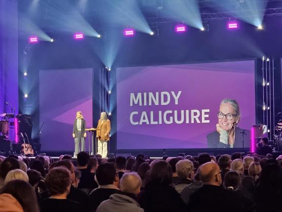 Die beiden mit groß eingeblendetem Namen