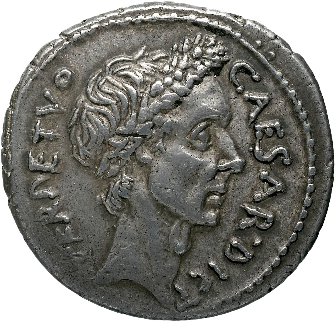 Denier à l'effigie de Jules César lauré, 43 av-J.C.