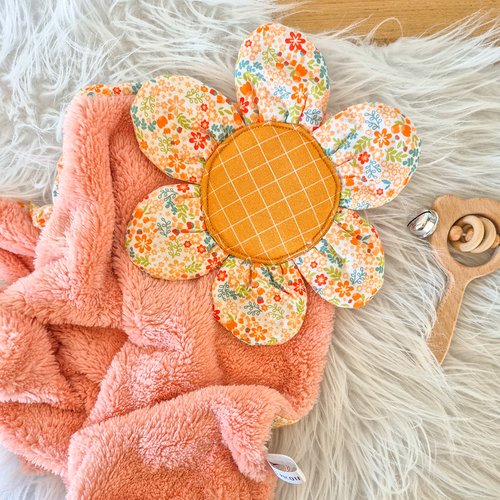 Doudou fleur, doudou tout doux