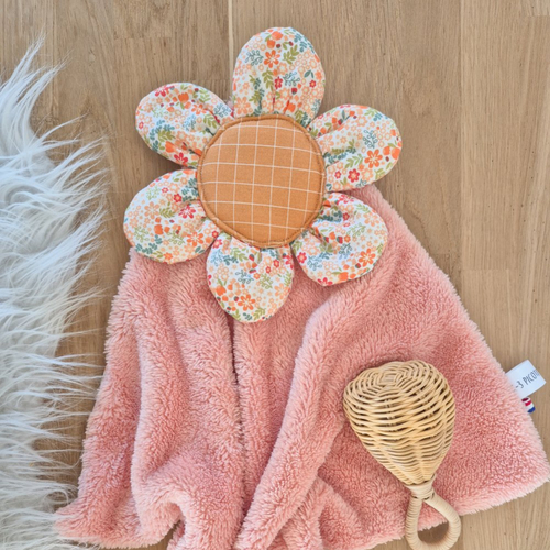 Doudou fleur, doudou tout doux