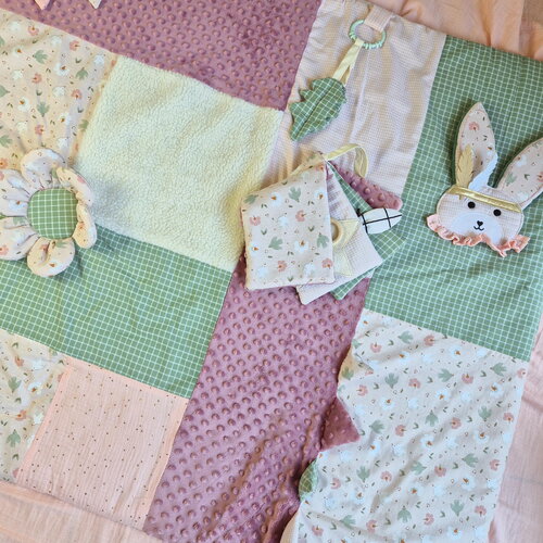 Tapis d ' éveil,  tapis de jeu lapin .
