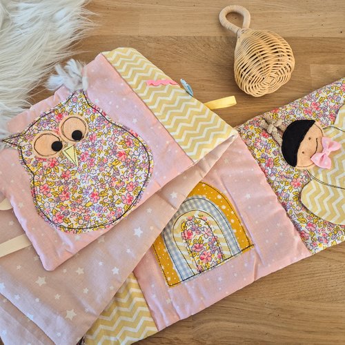 Livre d'éveil pliable