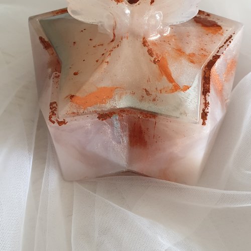 Boîte en résine