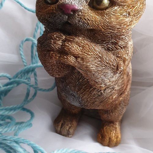 Chat en résine