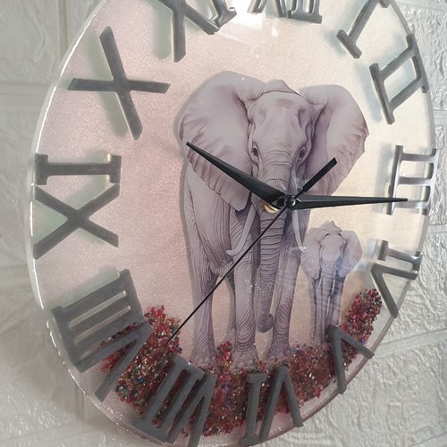 Horloge en resine