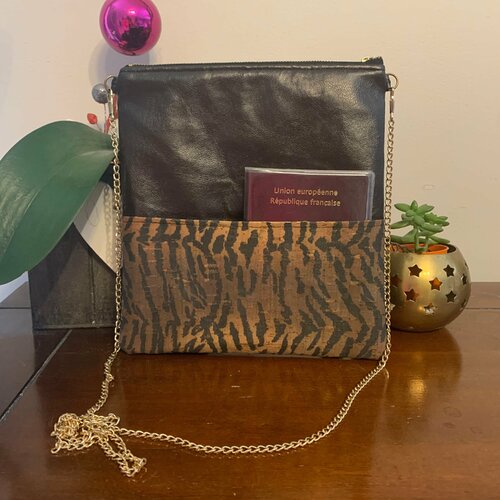 Petit sac bandoulière simili cuir marron et liège motif tigré