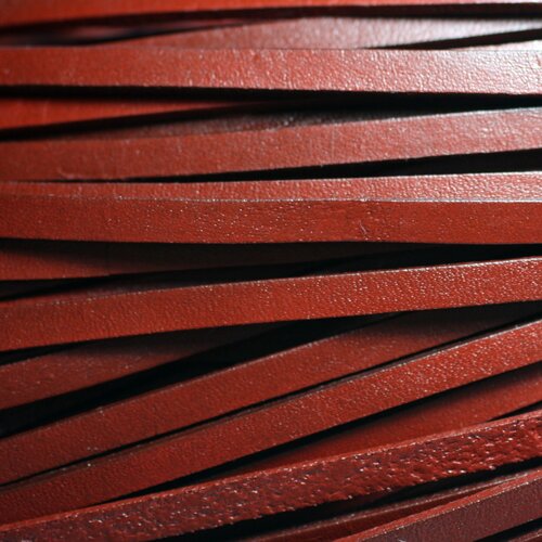 Echeveau 90 mètres environ - corde cordon lanière cuir véritable 5x2mm marron rouge