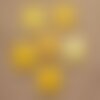 Fil 39cm 14pc env - perles de pierre turquoise synthèse croix 25mm jaune