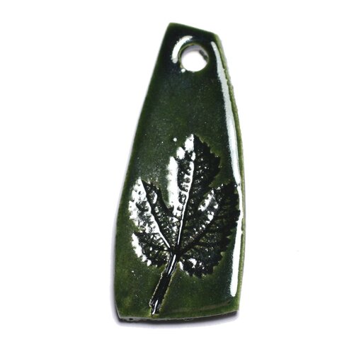 N34 - pendentif porcelaine céramique empreintes nature feuille 50mm vert olive - 8741140004177