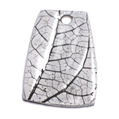 N79 - pendentif porcelaine céramique nature feuilles 45mm gris clair perle - 8741140004627