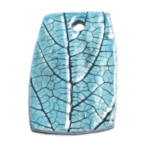 N69 - pendentif porcelaine céramique nature feuilles 48mm bleu turquoise - 8741140004528