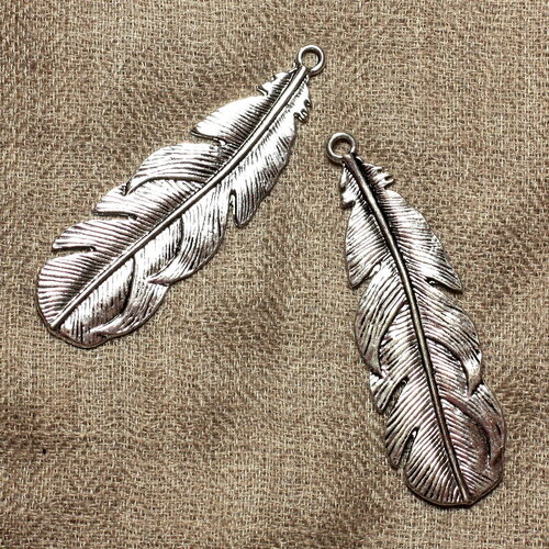 1pc - pendentif métal argenté rhodium plume 58mm