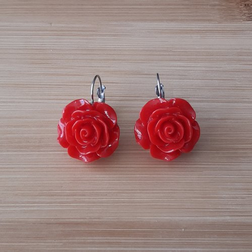 Dormeuses cabochons roses rouges