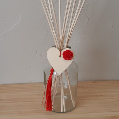 Diffuseur de parfum à bâtonnets cœur, fleur et pompon rouge