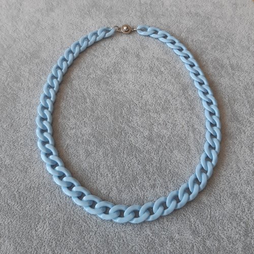 Collier chaîne acrylique bleu