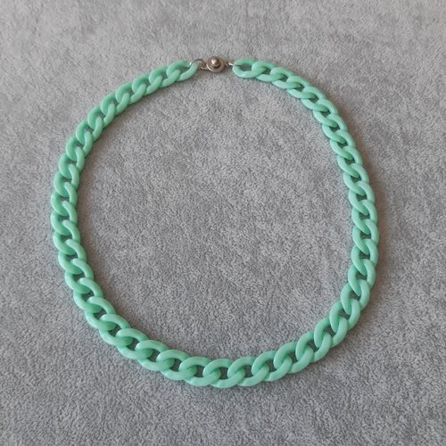 Collier chaîne acrylique vert d'eau