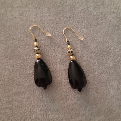 Boucles d'oreilles gouttes noires et perles jaspe dalmatien et acier doré