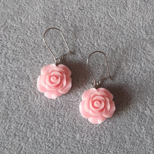 Boucles d'oreilles cabochons fleurs roses