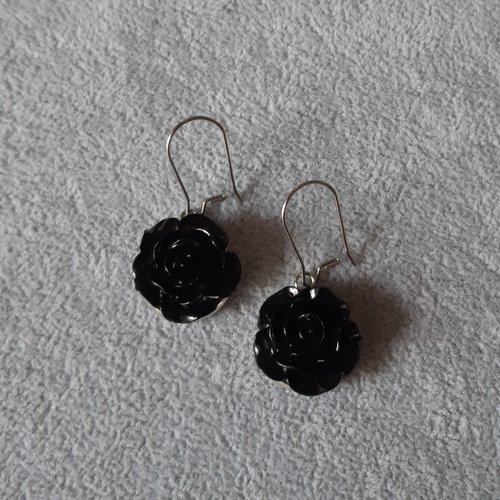 Boucles d'oreilles cabochons fleurs noires
