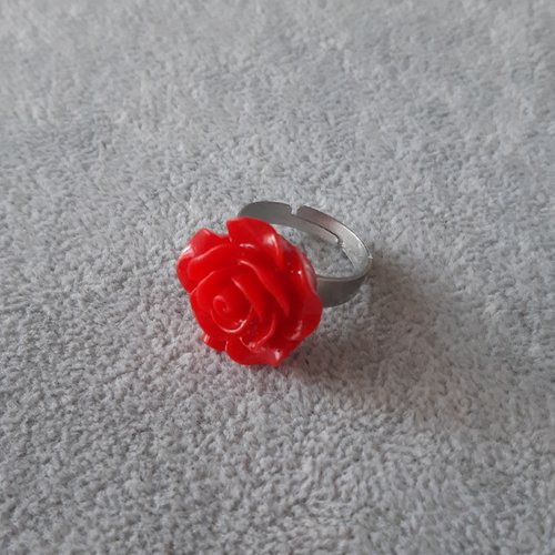 Bague ajustable fleur rouge