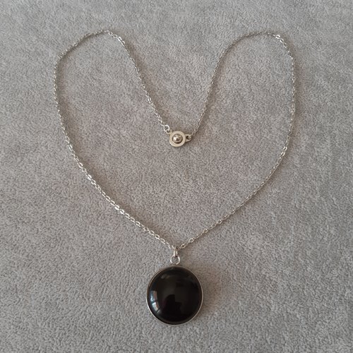 Collier 50cm cabochon verre noir