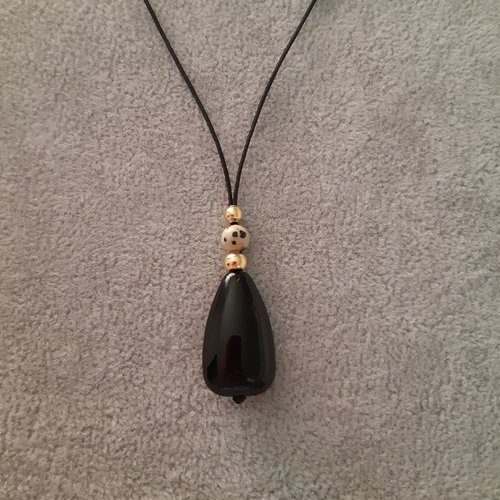 Collier goutte noire et perles jaspe dalmatien et acier doré