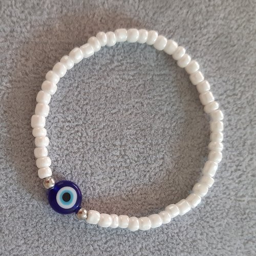 Bracelet œil blanc argenté