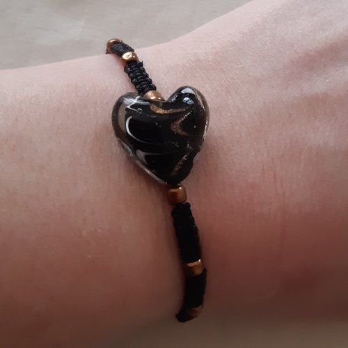 Bracelet façon macramé cœur noir