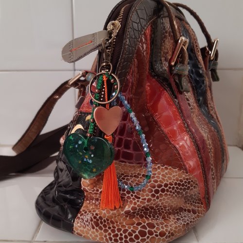 Bijou de sac cœur vert