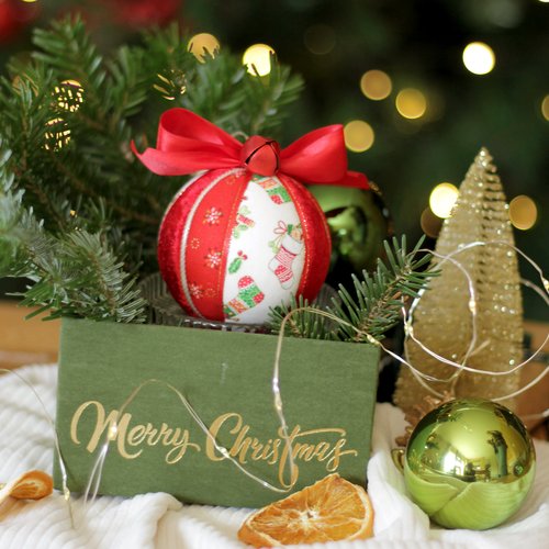 Boule botte de noël