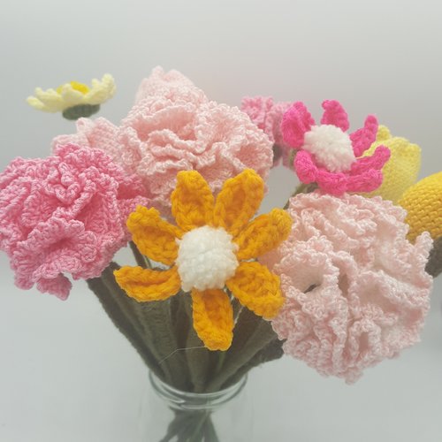 Bouquet de fleurs, fleurs au crochet, fleur, marguerites,  oeillets et tulipes, cadeau, cadeau fête des mères, fait main