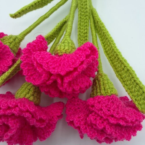 Bouquet de fleurs, œillets, fleurs au crochet, fait main, crochet, cadeau, décoration,  déco